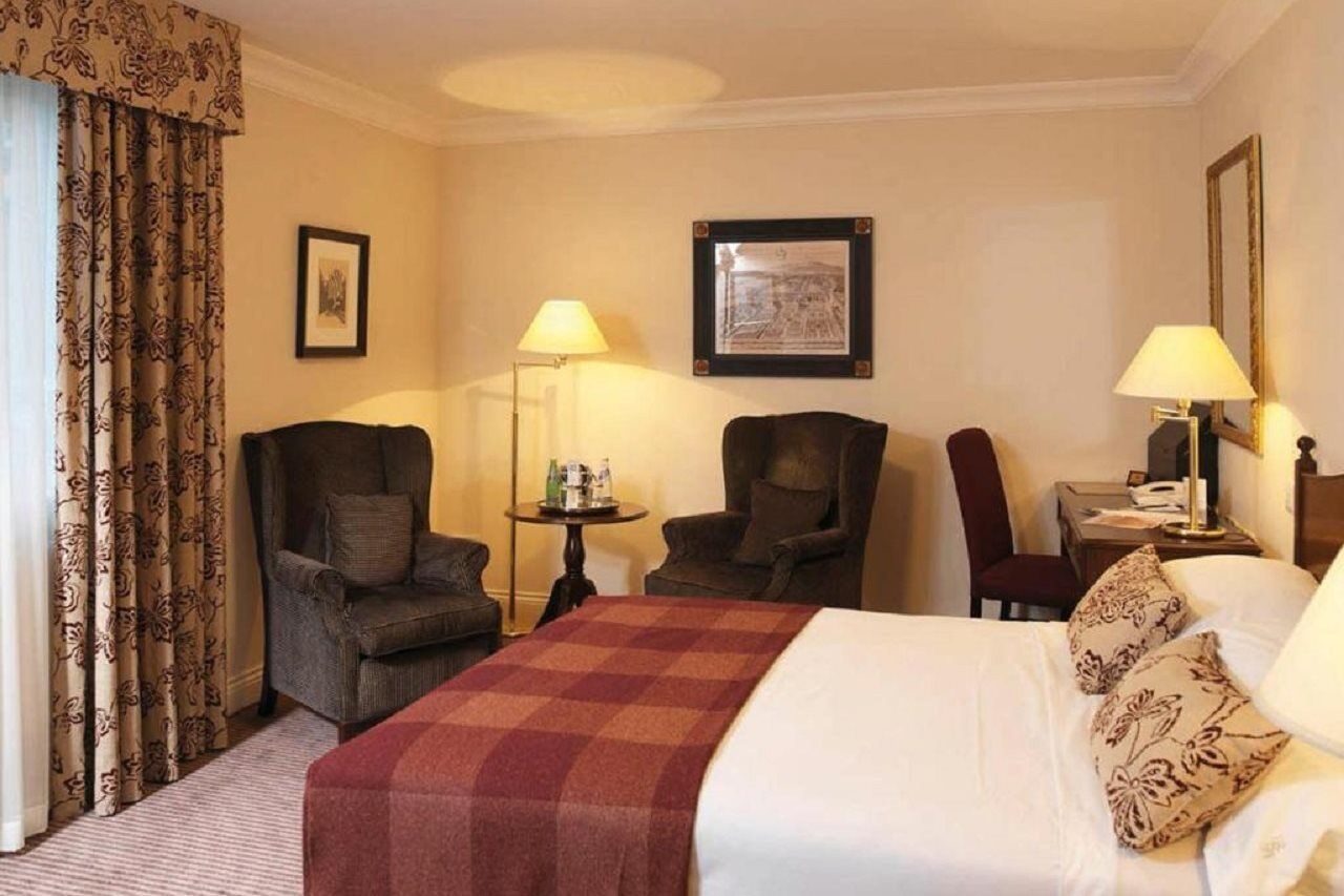 Macdonald Frimley Hall Hotel y Spa Camberley Exterior foto